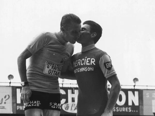 TOUR DE FRANCE